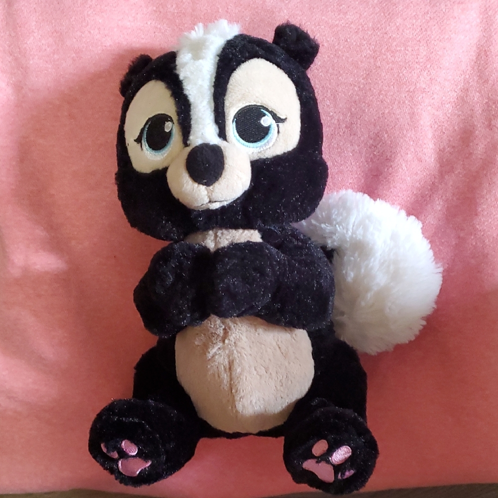 🌞 Disney Flower Skunk Plush